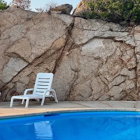 Porto Cervo House, Giardino E Piscina Condominiale بيت للعطل ليسيا دي فاكا